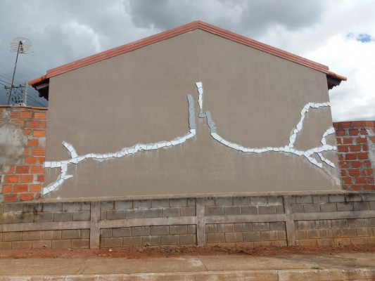 Residencial foi entregue em 2015 e recebe reclamações do tipo desde 2016