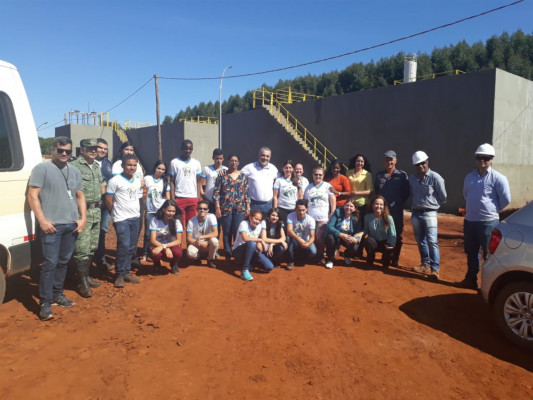 Visita técnica contou com a presença de servidores e autoridades 