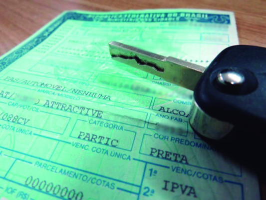 Motoristas que não estiverem portando o CRLV 2018 estarão cometendo infração gravíssima 