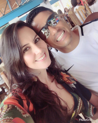 William Luciano Rodrigues aniversariante do dia 3, ao lado da namorada Marcella Toledo 