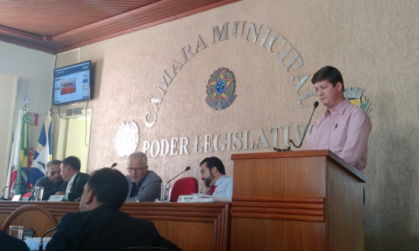 Robson Ricardo Carderoli Carmona prestou esclarecimentos na tribuna