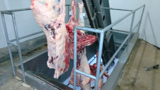 Acidente ocorreu em um frigorífico do município  **Divulgação  