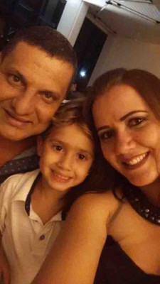 Arthur com os pais Almir Vieira, que aniversariou dia 6 e Luciana Ribeiro, do dia 15 