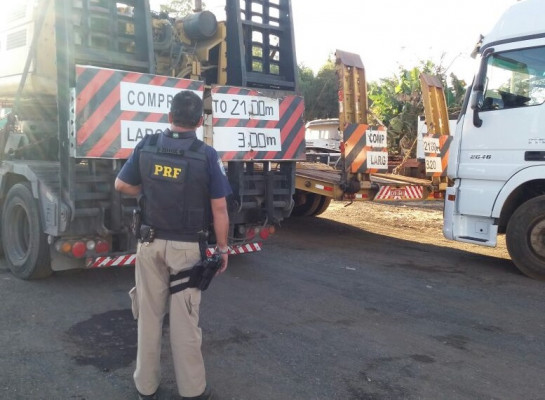 Transporte de cargas também é fiscalizado na BR-050 ** PRF 