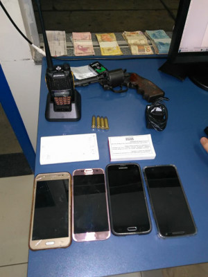 Material apreendido com os suspeitos na data dos fatos ** Arquivo
