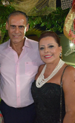 Em tempo, festejos para a socialite “Carminha Araújo” pela troca de idade na segunda-feira, 16. A ocasião foi celebrada ao lado do maridão Rubens Martins Araújo.  Parabéns!