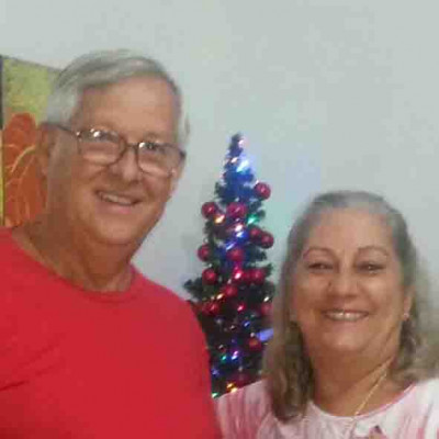Vera Lúcia Amaro Rodrigues aniversariante de hoje ao lado do esposo Arlindo