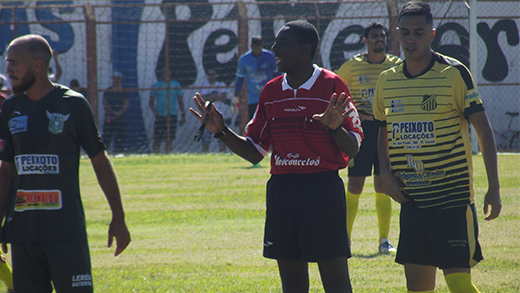 Com o pagamento da arbitragem em dia, competições transcorrem normalmente ** Gazeta do Triângulo 