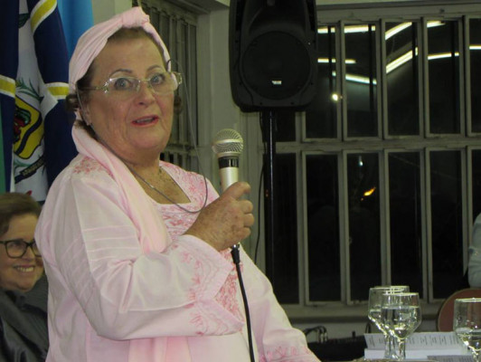 A escritora e artista plástica Norma Denise