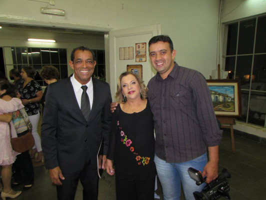 Edmar César, Lêda Pinho e Jesus Correia, representando a imprensa