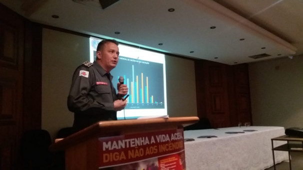 Capitão Fabrício, comandante da 3ª Companhia do Corpo de Bombeiros 