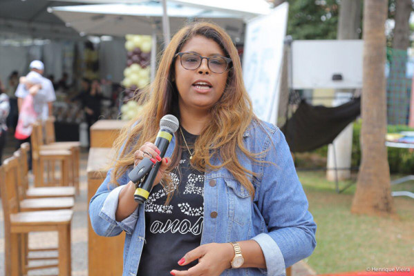 Superintendente da Coocacer, Eliane Cristina na manhã de abertura do festival Créditos: Henrique Vieira