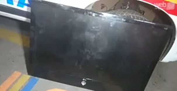 Aparelho televisor recuperado com os suspeitos ** Divulgação 