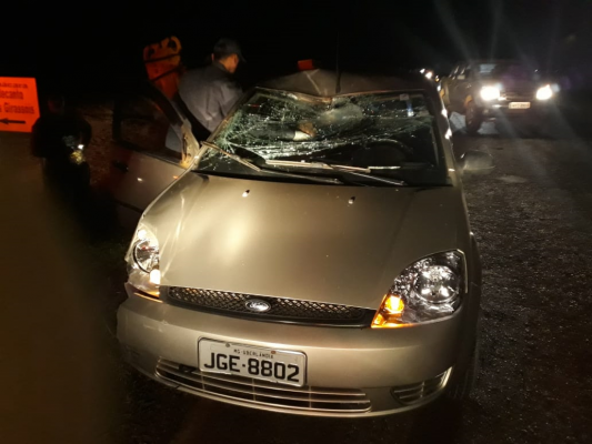 Acidente ocorreu pouco depois das 19h ** Divulgação 