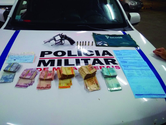 Produto do crime foi recuperado com os autores e uma arma de fogo apreendida ** Arquivo