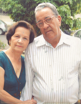 Magno Batista de Camargo aniversariante do dia 19 com sua esposa Vanila da Silva aniversariante do dia 20