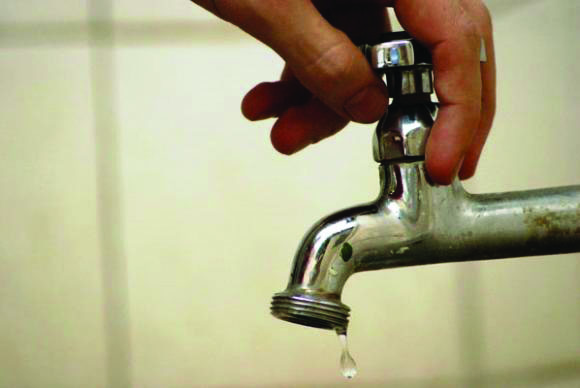 Omissão no pagamento de água gera corte
