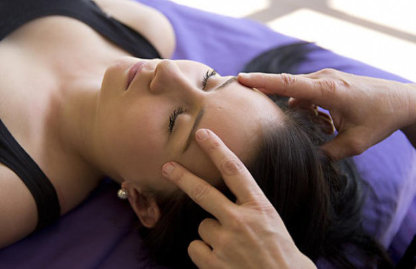 Pontos na cabeça quando tocados suavemente acessam nossos arquivos mentais e emocionais