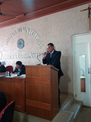 Vereador apresenta requerimentos durante primeira sessão