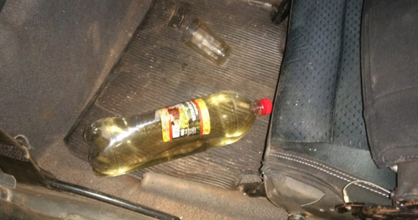 Material apreendido em veículo pelos patrulheiros ** PRF 