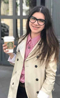 Na terça-feira, 11, a encantadora e queridíssima Cecilinha Markiewicz brindou a magia dos seus 15 anos. Que os sonhos desta idade sejam todos concretizados!! O meu abraço para a linda e admirável garota.