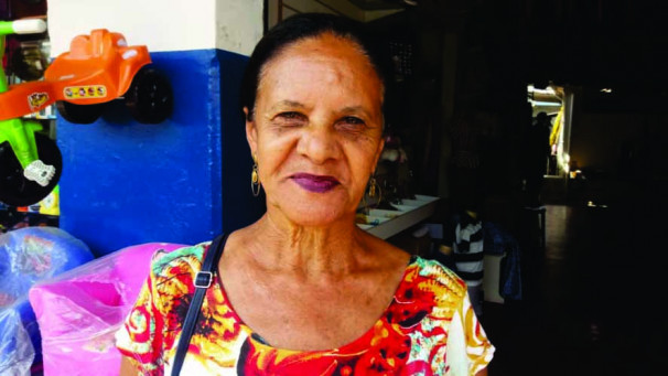 “Sou a favor deste projeto porque acho que muitas vezes a pessoa não tem condições de pagar e seu veículo é apreendido. Com isso, terão mais tempo para regularizar.”  Maria de Fátima Rosa Costa, aposentada. 