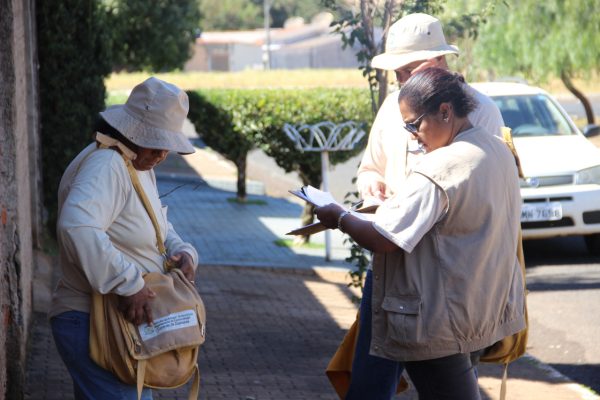 Prefeitura de Araguari alerta sobre período chuvoso e aumento de criadouros da dengue