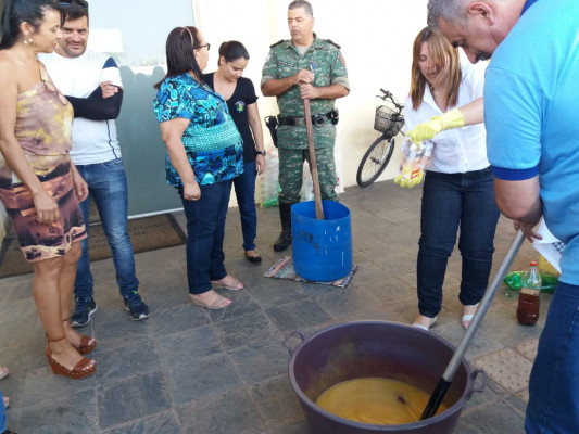 Servidores levam exemplares dos produtos após fim de oficina