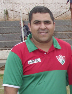 Zé Roberto assumiu o comando técnico do Tricolor ** Gazeta do Triângulo 