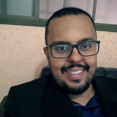 “Fico muito feliz em ver Araguari com representação na espera estadual e federal, espero que os candidatos façam valer todos esses anos de espera e que priorizem o desenvolvimento da cidade na captação de recursos e parcerias, sempre com ética e muito trabalho. Um sonho é ver Araguari com muito desenvolvimento.” Marcos Fernandes, produtor cultural/audiovisual 