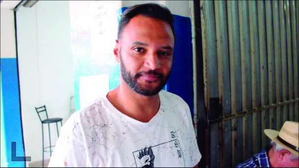 “A gente espera que tenha mais respeito tanto com a família tradicional, quanto com aqueles bons costumes que queremos que volte. E também aguardamos o término dessa bagunça, desta corrupção. A politicagem hoje só quer defender quem trabalha de forma inadequada, queremos que tudo isso acabe. Espero ter um futuro bom para o meu filho, o Pietro”. Thiago Antônio Cardoso, construtor