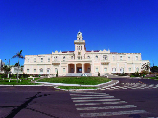 No ano passado, o poder Executivo municipal concluiu o pagamento da primeira parcela do 13º no dia 21 de novembro