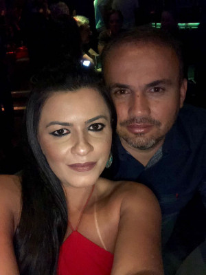 Rafaela Ferreira aniversariante de hoje, dia 6, ao lado do esposo Adriano Souza