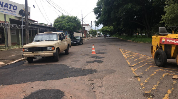 Bairro Miranda recebe operação tapa-buracos 