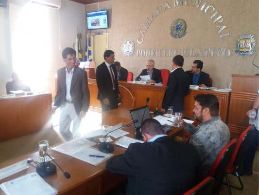 Câmara decide rejeitar vetos do Executivo que estavam em votação