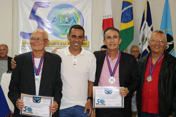 Agraciados com o diploma de Honra ao Mérito categoria Contos