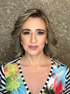 Luciana Sales Costa aniversariante do dia 20 