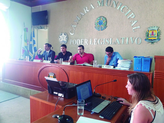 Técnicos relatam como funciona o processo de aprovação de empreendimentos durante oitiva