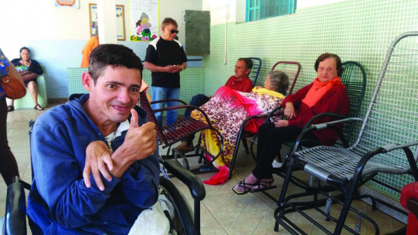José disse a reportagem que se sente muito feliz no abrigo e gosta muito de receber visitas 