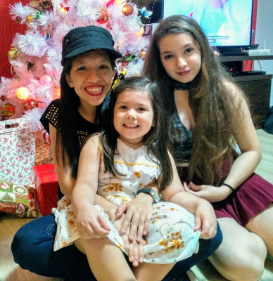 Amanda Maria Barbosa Curtt aniversariante do dia 11 com sua irmã Yslah Bianca e sua prima Isabela Barbosa filha de Fábio Jorge e Lane Luci