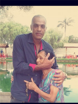 Lourival Jesus de Sousa (Xibil) dia 14, com sua sogra Francina Fátima Pereira 