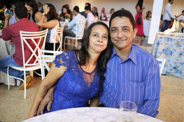 Niovaldo Vaz Carneiro aniversariante do dia 13 com sua esposa Ana Ester Pereira Carneiro, que também completam 34 anos de casados no próximo dia 22 
