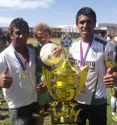 Goleiro da seleção e craque do ano, Palllony e seu pai, Palão, melhor técnico de 2018