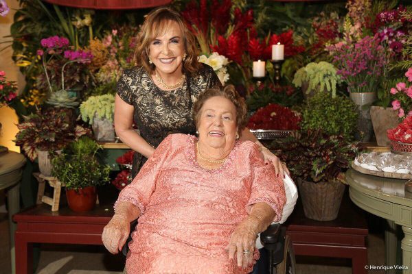 Dona Diva Godoy Araújo completa seus 90 anos com abençoada saúde e muito glamour em festa preparada pela filha – a socialite, Ana Maria Araújo. Crédito: Henrique Vieira 