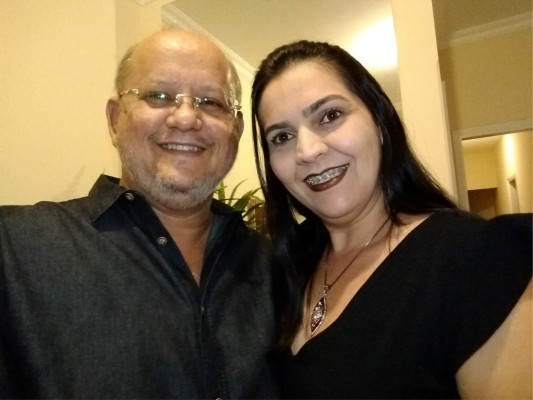 Viviane de Souza Aleixo Marra aniversariante do dia 28/12 com esposo Sérgio Ricardo Marra