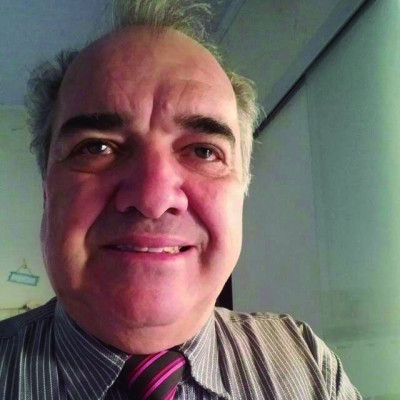 “Gostaria que Araguari reconquistasse o seu título de Cidade Sorriso, voltando a sorrir com mais empregos, mais saúde, dignidade e justiça para todos. E que o Natal possa ser um momento de reflexão para que cidadãos e governantes possam pensar no bem da coletividade. Gostaria de mais sensibilidade e vontade de realizar daqueles que nos representam”. Wilson Prado, Jornalista 