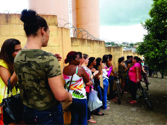 Mais de mil pessoas participaram do processo no primeiro dia de contratação