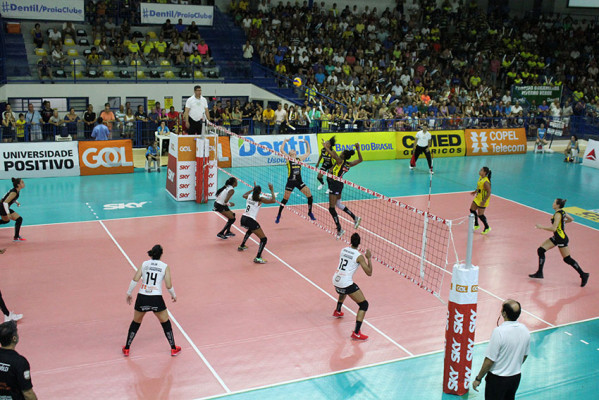 Dentil/Praia Clube derrota Curitiba e está na semifinal da Copa Brasil 2019