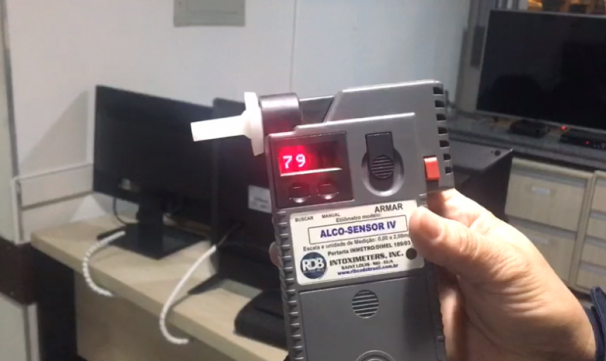 O motorista foi reprovado com o teor alcoólico de 0,79 mg/l ** PRF 