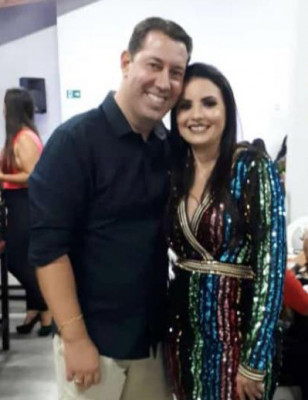 Luciana Branquinho aniversariante do dia 6, ao lado do noivo Arlindo Jr